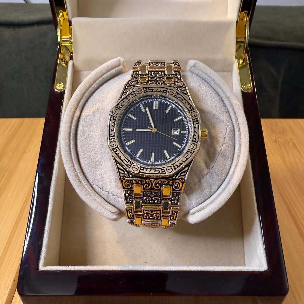 Engraved Cartoon-Style Gold/Black Geometric Calendar Watch, 41mm